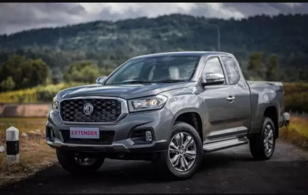 1st Generation MG Extender Pickup Truck wheels and headlamps