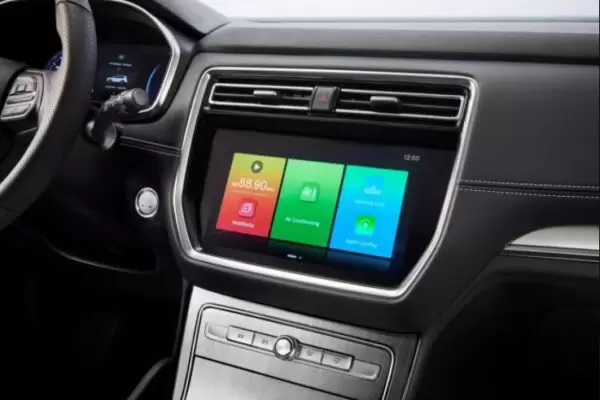 1st Generation MG RX8 SUV infotainment system view