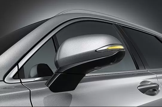 4th Generation Hyundai Santa Fe Luxury SUV side mirrors with indicators