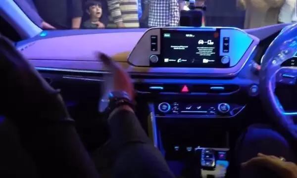 8th Generation Hyundai Sonata Luxury Sedan dual tone interior pakistan