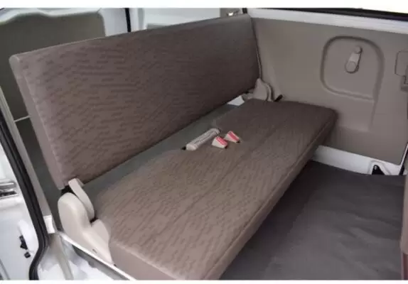 8th Generation Mitsubishi mini cab Rear seats