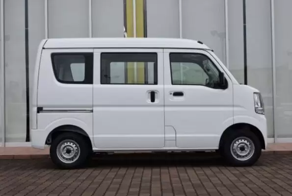 8th Generation Mitsubishi mini cab side view