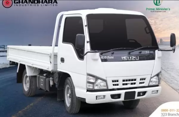 6th generation isuzu NHR pickup truck front view