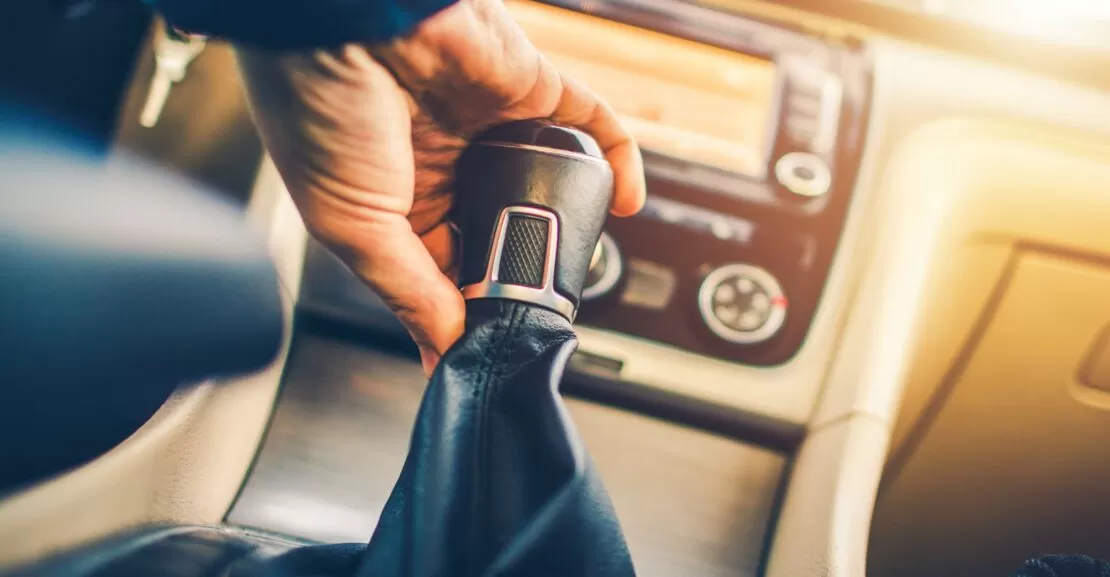 Things that should be avoided while Driving a Manual Transmission vehicle