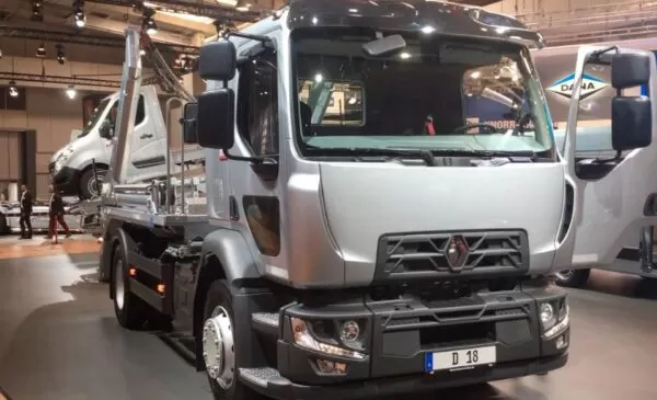 Renault D 280 Commercial Medium Truck bold front view Renault D 280 Commercial Medium Truck bold front view