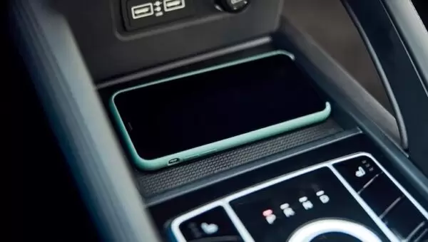 DFSK Seres 3 EV SUV 1st Generation wireless charging view