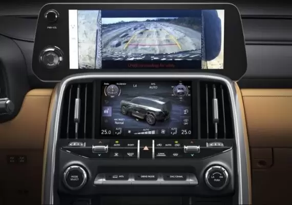 Lexus LX SUV 4th Generation instrument and infotainment screens