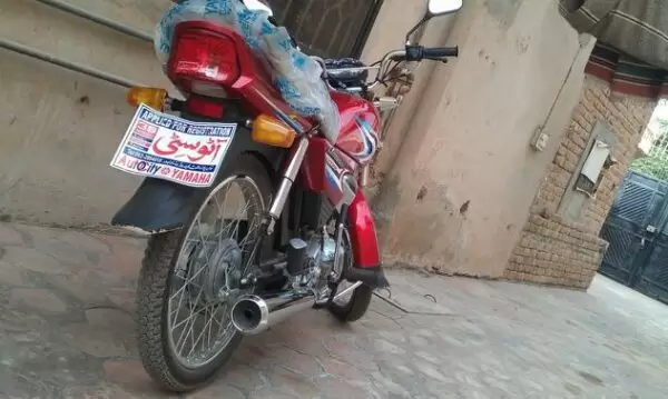 Yamaha YD100 Junoon Motor bike full rear view