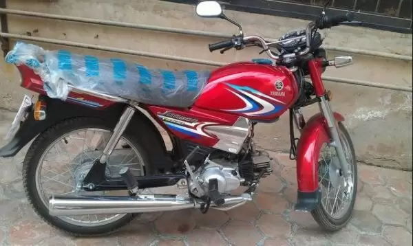 Yamaha YD100 Junoon Motor bike full side view