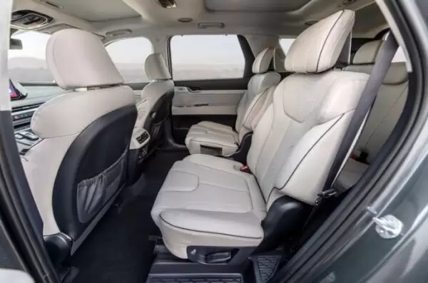 Hyundai Palisade SUV 1st Generation Facelift 2nd row seats