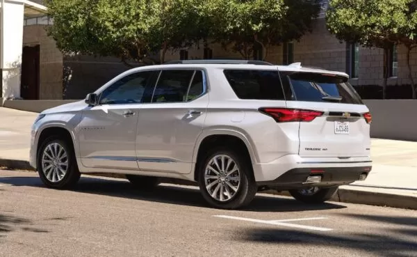 Chevrolet Traverse SUV 2nd Generation facelift side and rear view