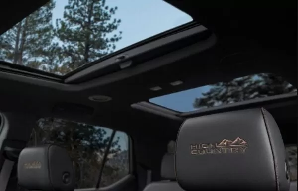 Chevrolet Traverse SUV 2nd Generation facelift sunroof view