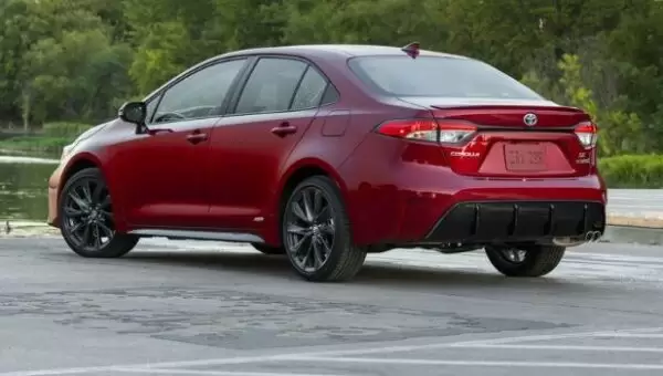 Toyota Corolla Sedan 12th Generation side and rear view