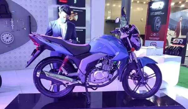 Suzuki GSX 125cc Motorcycle real life full side view in blue color
