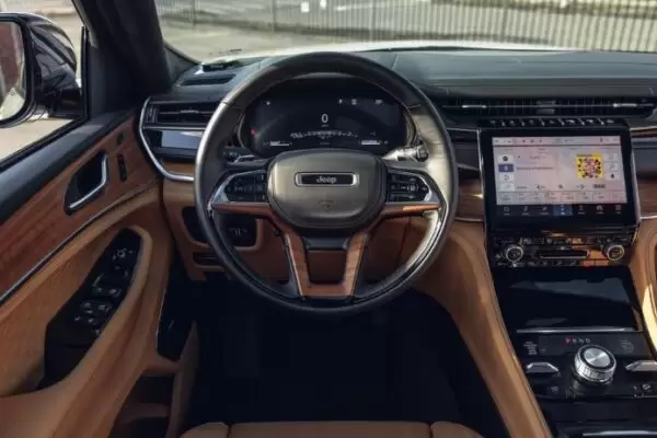 Jeep Grand Cherokee suv 5th generation steering wheel design and controls