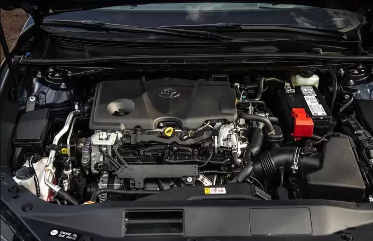 Toyota Avalon Hybrid Sedan 5th generation engine view
