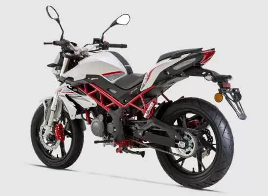 Benelli TNT 150i Sports Bike side and rear view