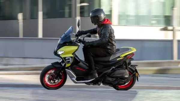 Aprilia SR GT Scooter feature image