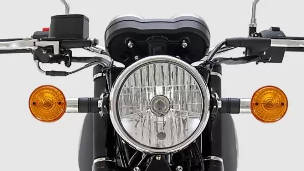 Benelli Imperiale 400 retro Cruiser Motorcyle headlamp close view