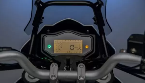 Benelli TRK 251 Adventorous Motorcycle instrument cluster view