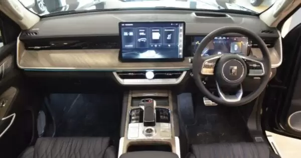 GWM Tank 500 HEV front cabin interior view