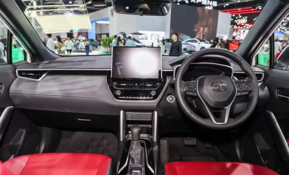 2024 Toyota Corolla Cross Facelift interior view